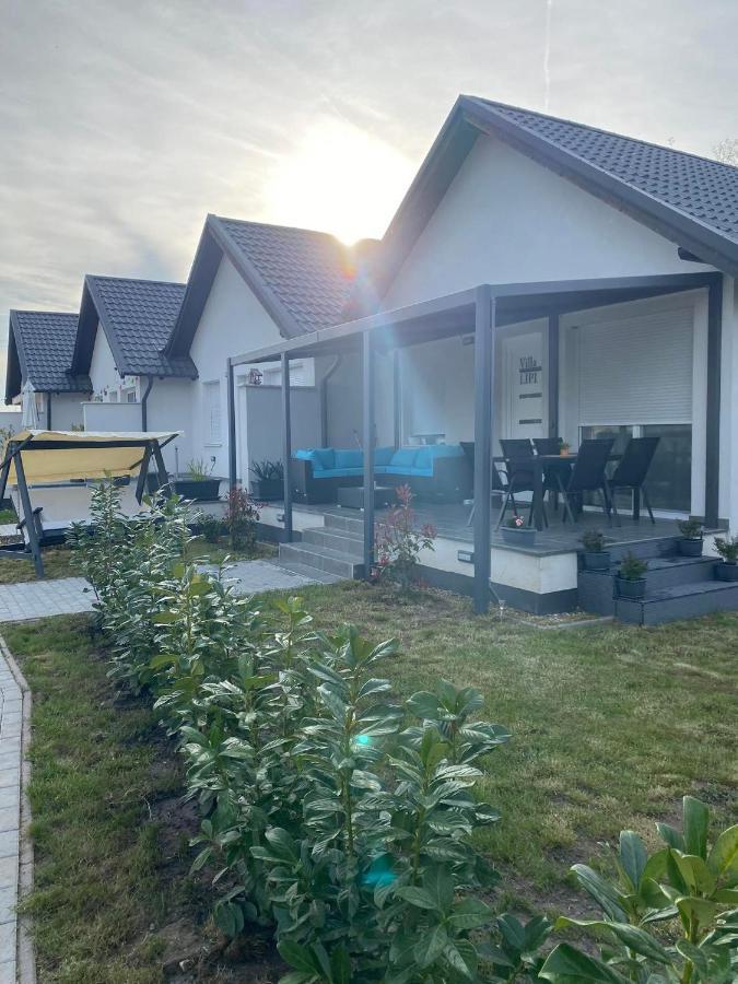 Villa Lipi - Home Away From Home Balatonszárszó Exterior foto